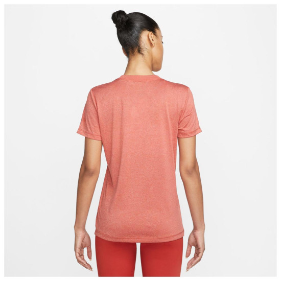 Nike Γυναικεία κοντομάνικη μπλούζα Dri-Fit Legend Nike Γυναικεία κοντομάνικη μπλούζα Dri-Fit Legend